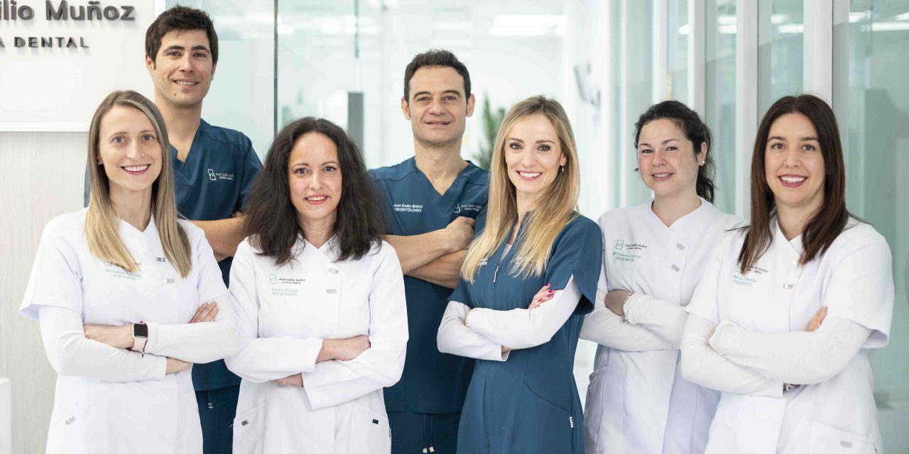 https://www.clinicajoseemilio.es/wp-content/uploads/2023/06/EQUIPO-2-1280x640.jpg